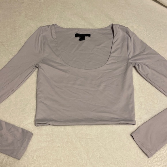 Cropped long sleeve top - Picture 1 of 2